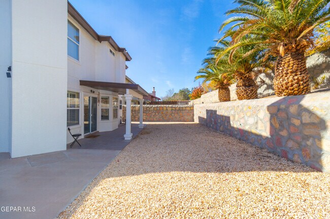 Building Photo - 1325 John Ring Ln