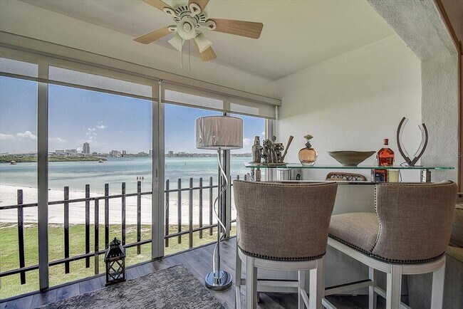 Building Photo - 865 S Gulfview Blvd