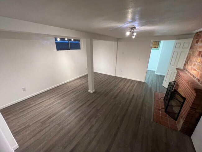 Building Photo - 14517 Sunnyside Ave N