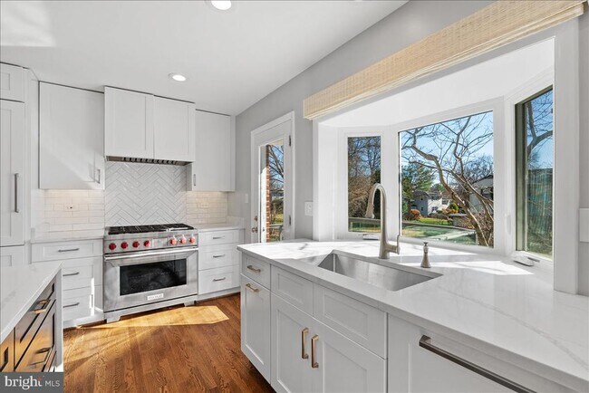 Building Photo - 7107 Tyndale St