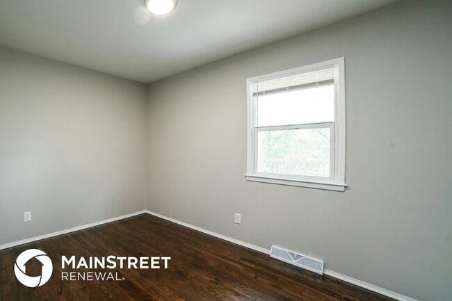 Building Photo - 4139 N Spruce Ave