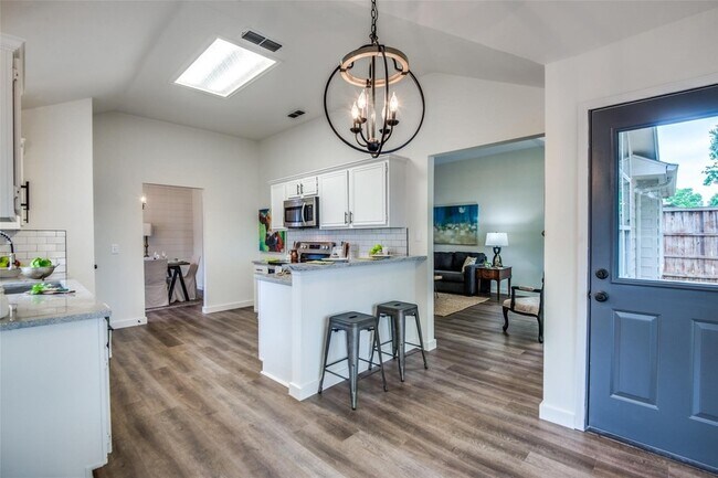 Building Photo - 759 Winding Oak Bend