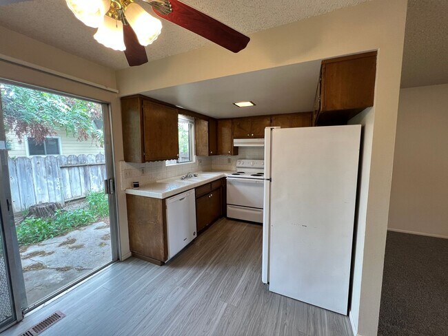 Building Photo - 3216 Godman Ave