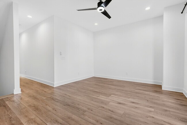 Building Photo - 409 Lellyett St