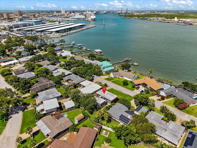 Building Photo - 1310 Harbor View Dr