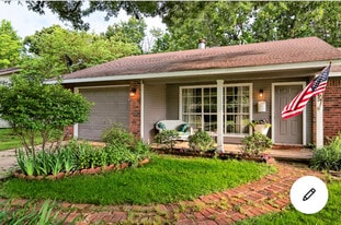 Building Photo - 865 W Lorena Ln