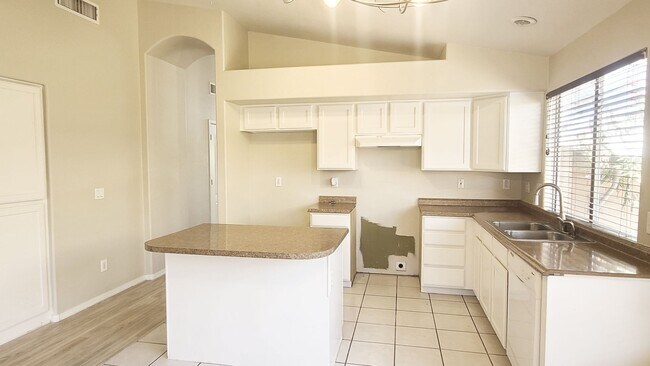Building Photo - REMODELED 3-BEDROOM BY SAN TAN MALL