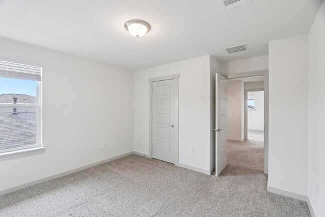 Building Photo - 8101 Linnie Ln