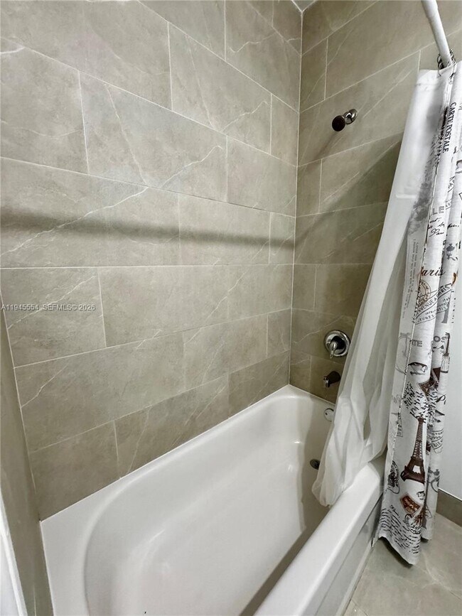 Building Photo - 609 NW 2nd Ave