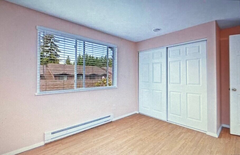 Building Photo - 15617 NE 18th St