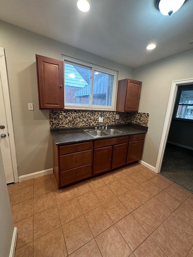 Building Photo - 6044 Mayflower Ave