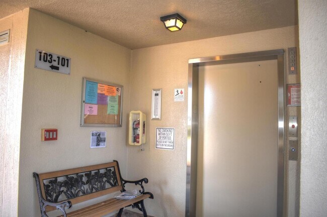 Building Photo - 1301 Cir