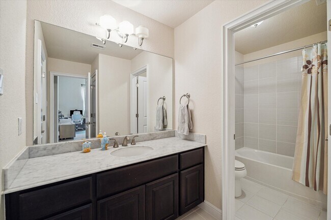 Building Photo - 4511 Royal Bend Ln