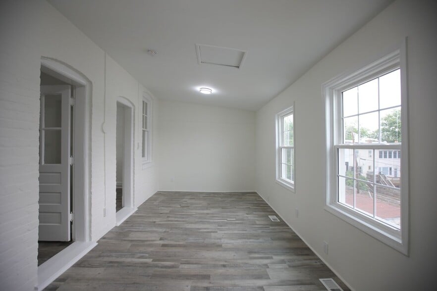Building Photo - 5313 13th St NW
