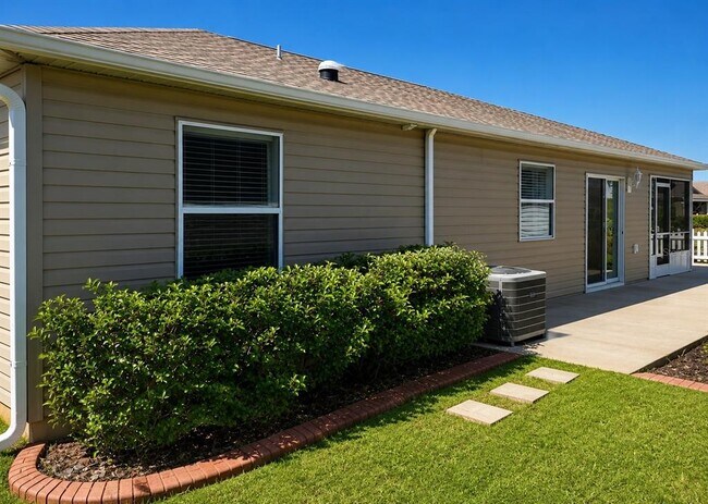 Building Photo - 3463 Placida Terrace