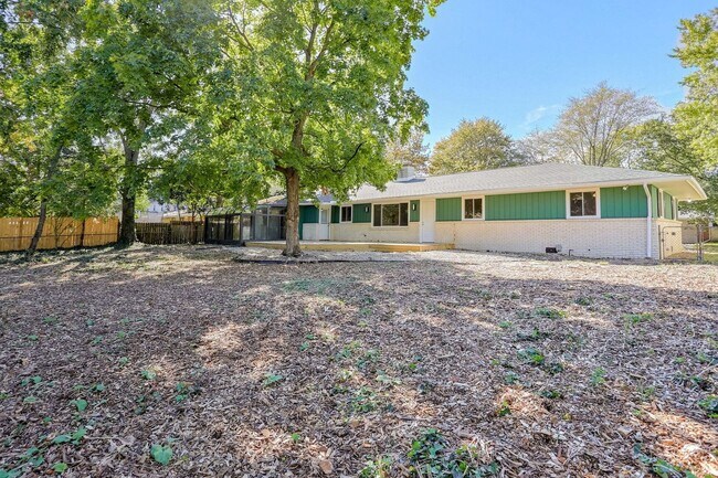 Building Photo - 1716 Georgetown Dr