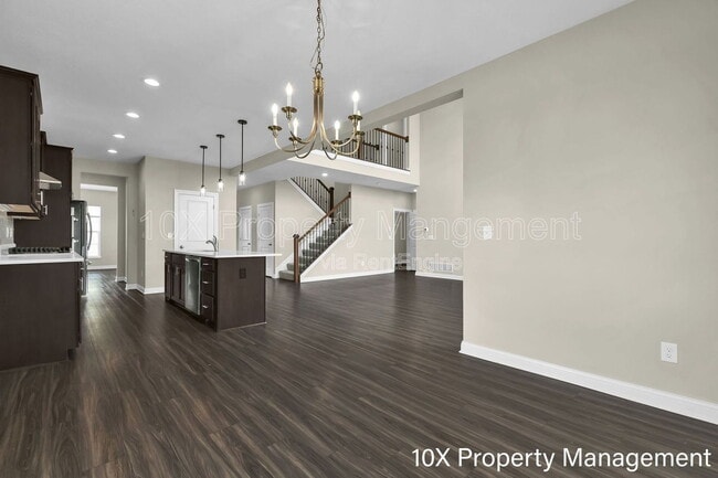 Building Photo - 592 Courtright Dr