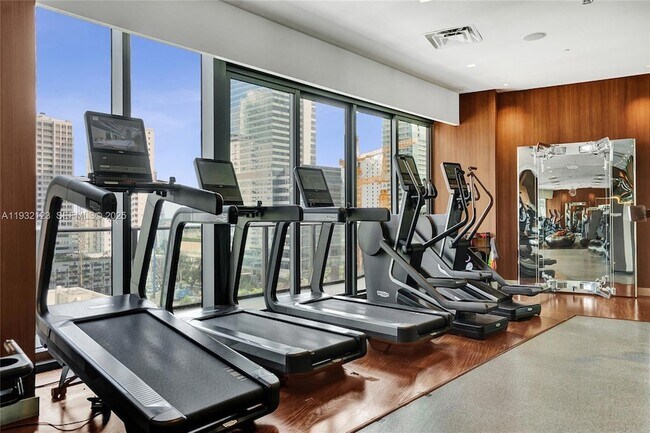 Building Photo - 1300 S Miami Ave