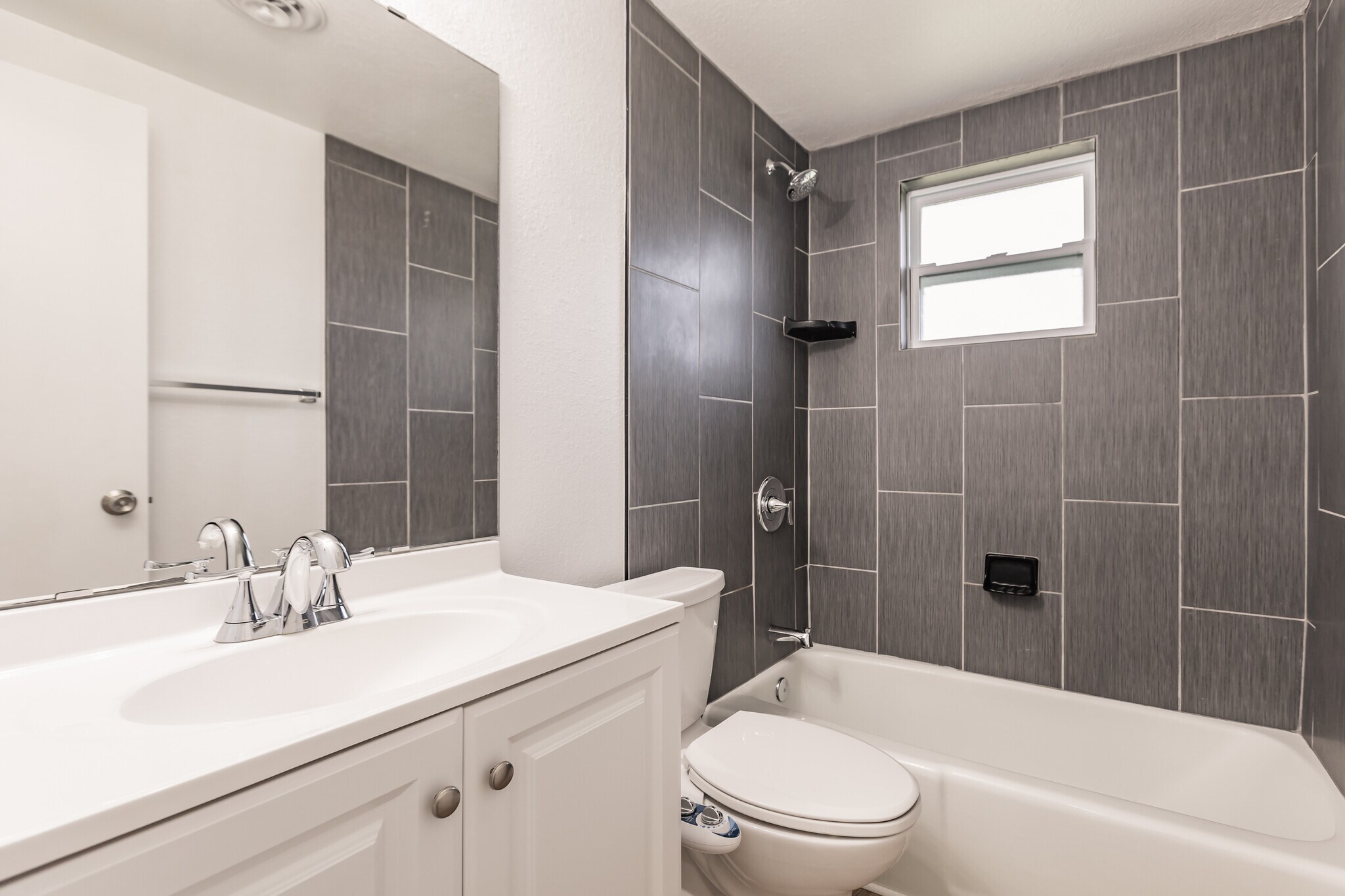 Building Photo - 1611 Florence Ave