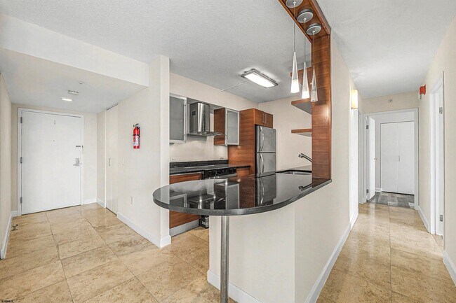 Building Photo - 526 Pacific Ave