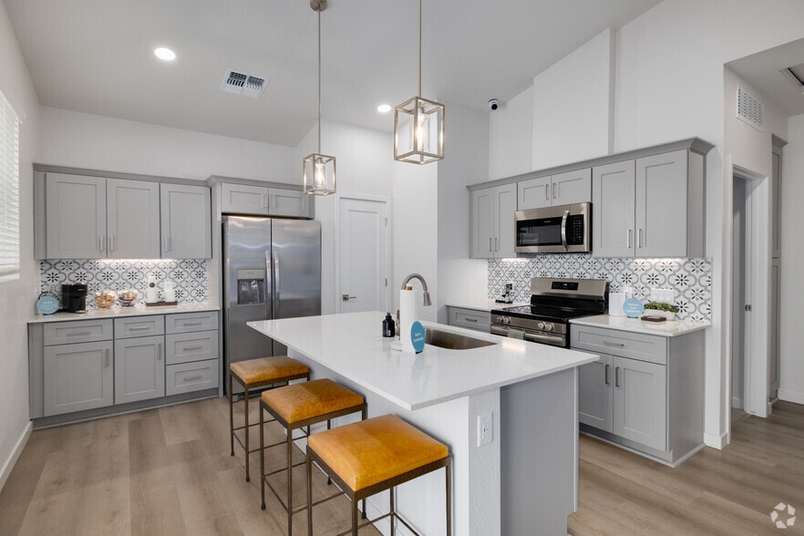 Polaris 1BR, 1BA - 840SF - Kitchen - Liv Sky Cottages