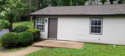 Building Photo - 2 Bedroom house located in Historic St. Elmo's Lookout Village
