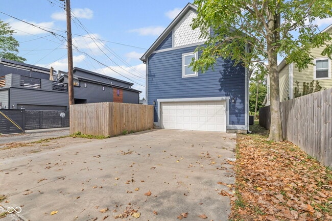 Building Photo - 721 E 23rd St