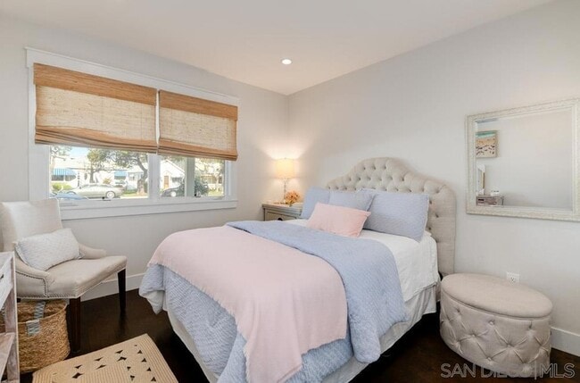 Building Photo - 455 J Ave