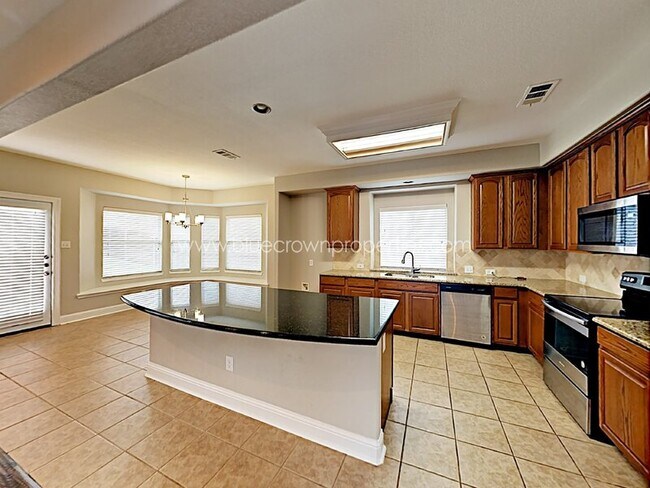 Building Photo - 901 Mesquite Dr