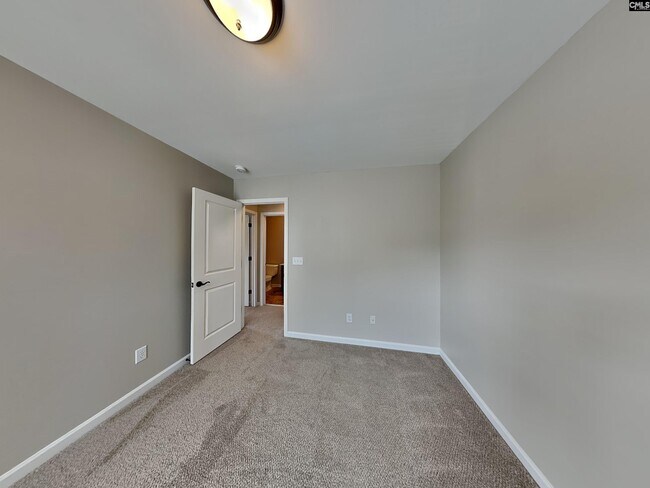 Building Photo - 651 Braekel Way