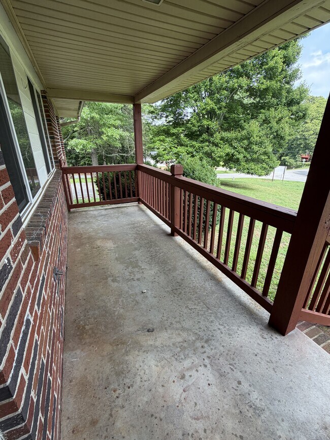 Building Photo - 2506 Dana Dr