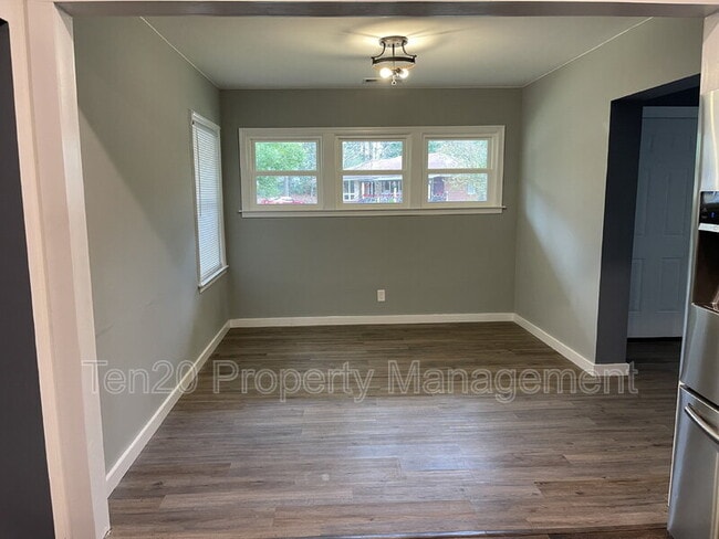 Building Photo - 5835 Darral Dr