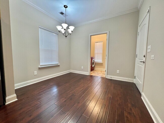 Building Photo - 3 Bed, 2.5 Bath Townhome 1 Mile from Downtown Franklin