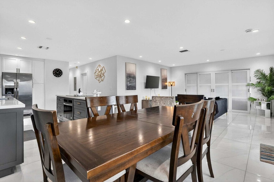 Building Photo - 17835 NE 6th Ave