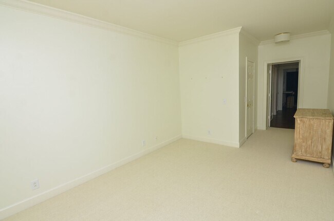 Building Photo - English Cottage in the heart of Belle Meade