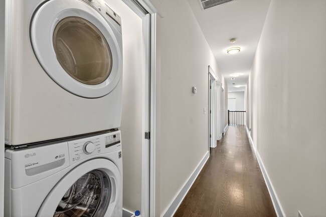 Building Photo - Beautiful 4 Bedroom in The Nations