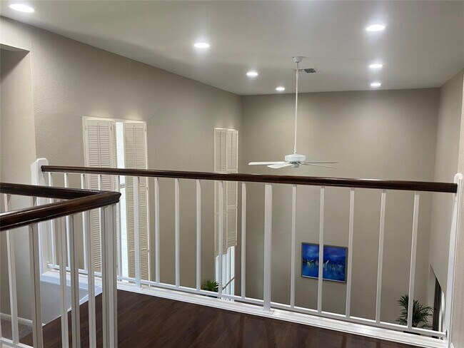 Building Photo - 7447 Cambridge St