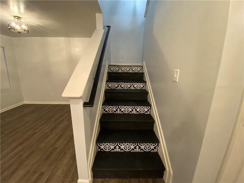 Building Photo - 764 Dove Tree Ln