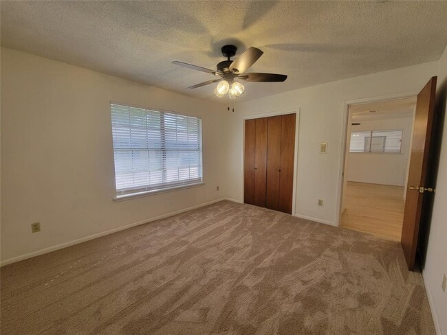 Building Photo - 5806 Nassau Dr