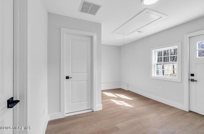 Building Photo - 23A Stoney Hill Rd