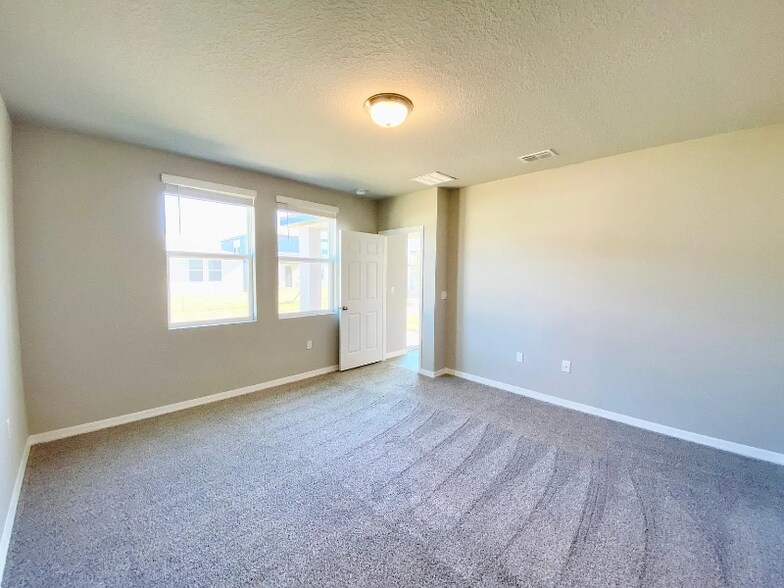 Building Photo - 573 Sun Warbler Wy