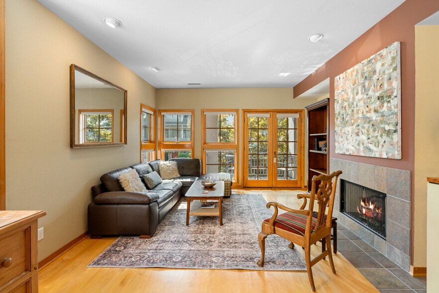 Building Photo - 2537 NW Upshur St