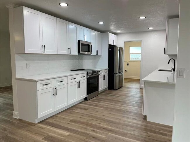 Building Photo - 11093 54th Ave N