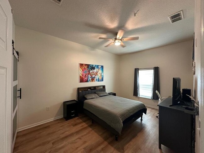Building Photo - 3 bedroom in Jacksonville FL 32224