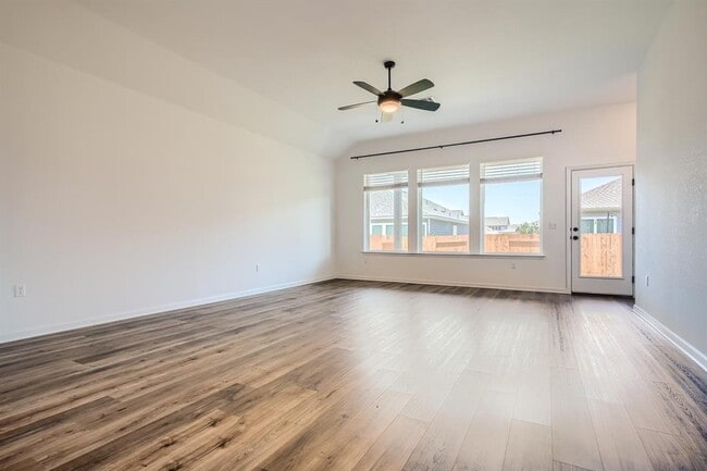 Building Photo - 7904 Gilwice Ln