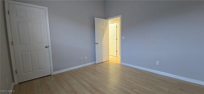 Building Photo - 2086 Grove Dr