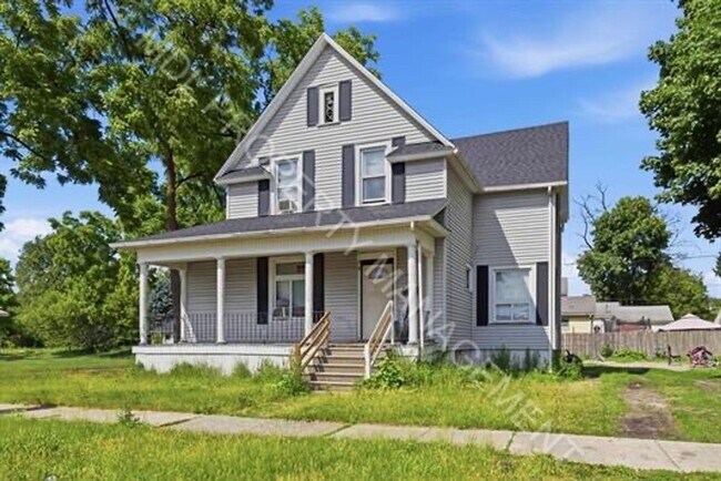Building Photo - 822 Jackson St