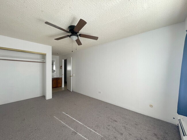 Building Photo - Cute 1 bedroom, full bathroom condo