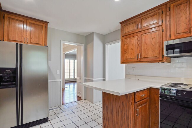 Building Photo - Convenient 3BR/2BA in Homewood on dead-end street