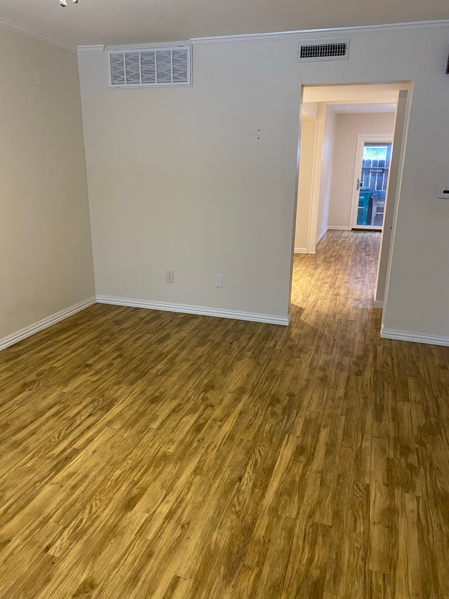 Building Photo - 3216 Crosscreek Dr